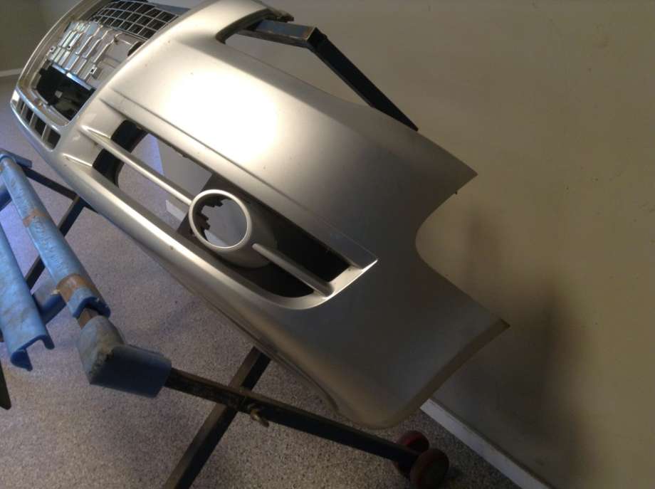 Støtfanger foran til Audi A4 2004-2008 (Type III) (B7) (B7) (AUDI|8E0 807 105|)