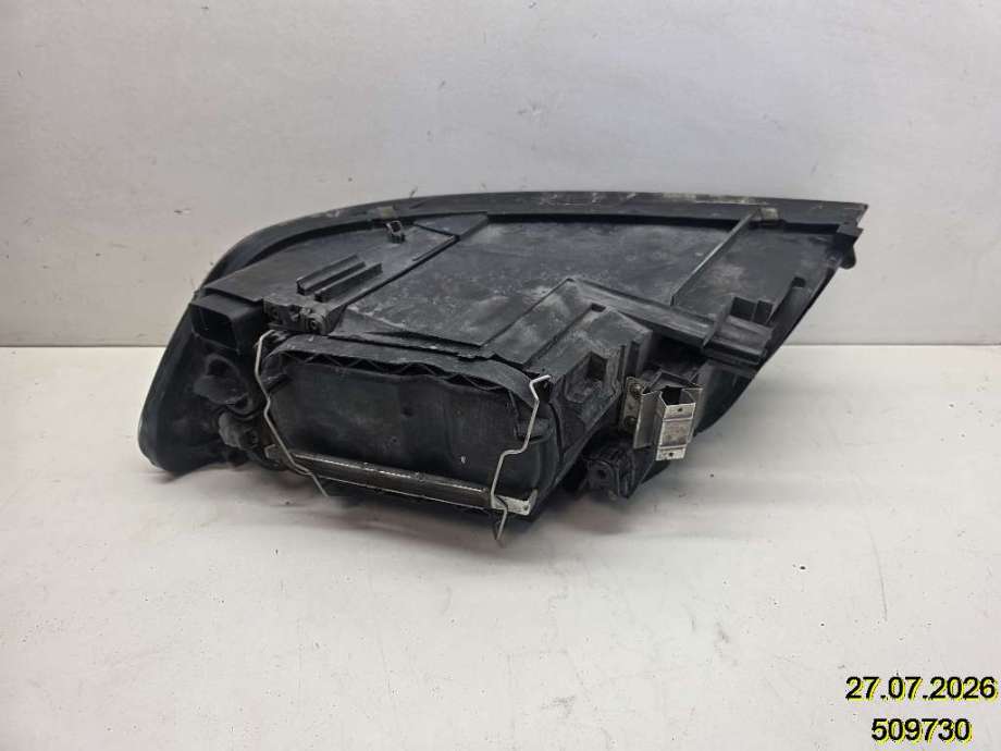 Frontlykt høyre halogen til Volvo V50 2004-2007 (Fase 1) (VOLVO|30698886|0 301 198 204|)