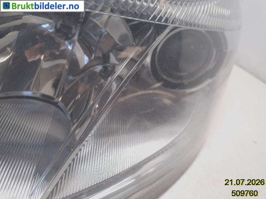 Frontlykt venstre xenon til Škoda Octavia 2009-2013 (Type II, Fase 2)  (SKODA|1Z1 941 017 T|24705205000174|1Z1 941 015 G)