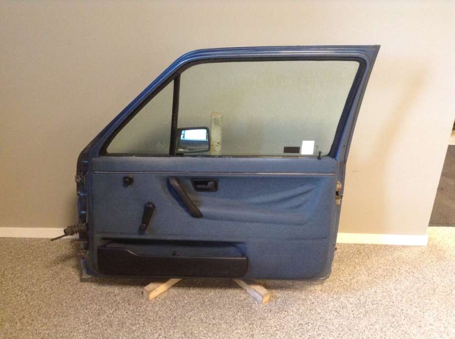 Dør høyre 2dørs til VW Golf II 1984-1991 (VOLKSWAGEN|167 831 052 E|)