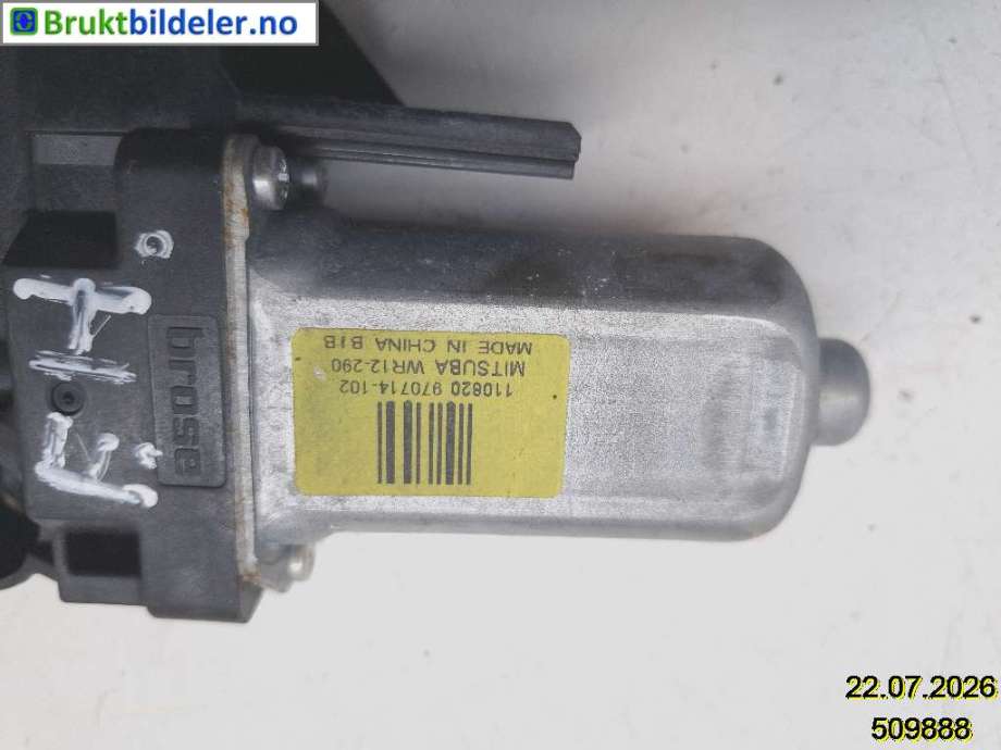 Ruteheis høyre foran til Volvo XC70 2008-2013 (Type II, Fase 1)  (VOLVO|30699646|970714-102|)