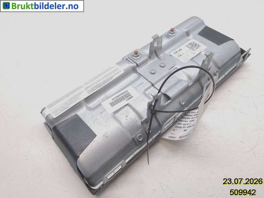 Airbag kne til Škoda Octavia 2017-2020 (Type III, Fase 2)  (SKODA|5G1 880 841 G|0589-P1-000236|)