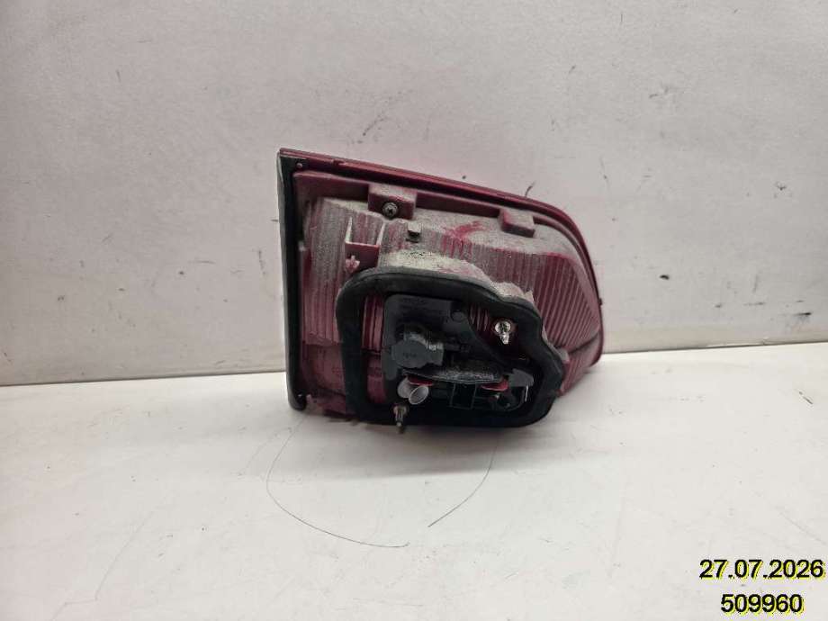 Baklykt høyre indre til VW Touran 2010-2015 (Type I, Fase 3) (VOLKSWAGEN|1T0 945 094 A|)