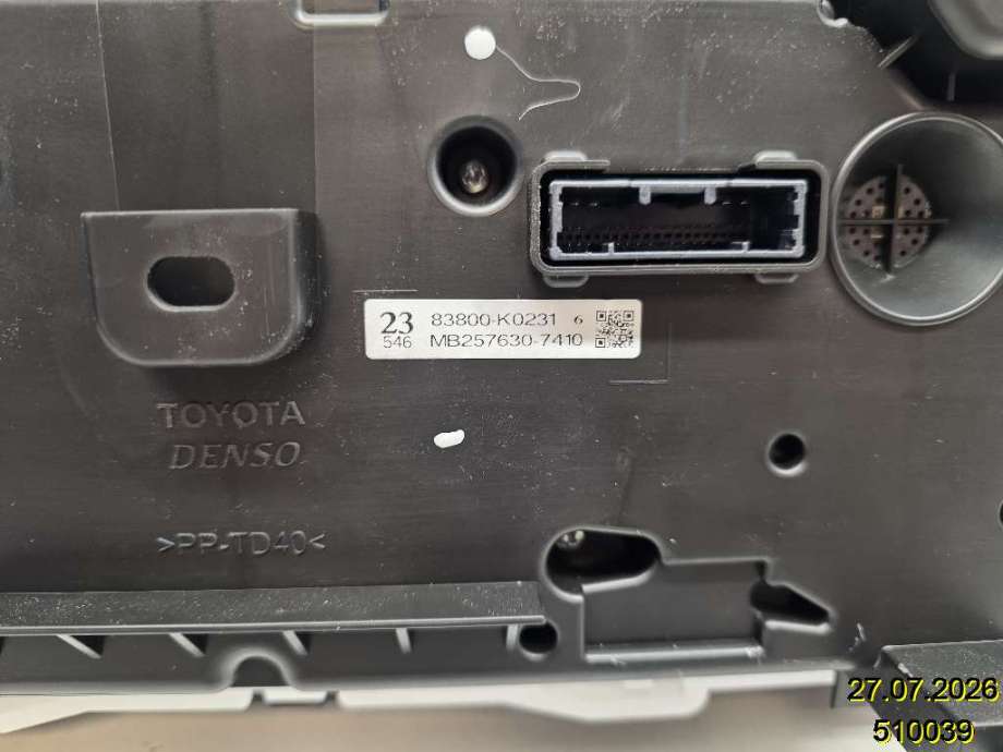 Instrumentpanel til Toyota Yaris 2020-->> (Type IV)  (TOYOTA|83800-K0231|)