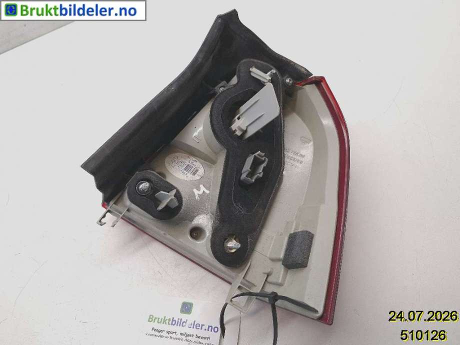 Baklykt venstre til Volvo XC70 2008-2013 (Type II, Fase 1)  (VOLVO|31276839|)