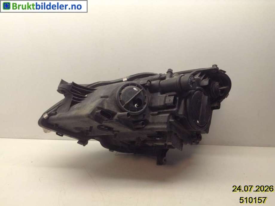 Frontlykt høyre xenon til Mercedes CLS 2004-2010 (C219) (C219) (MERCEDES|A 219 820 06 61||A 219 820 30 61)