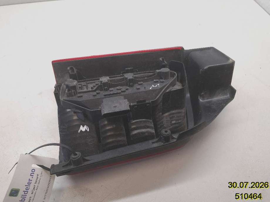 Baklykt høyre til VW Transporter / Caravelle 2009-2015 (Fase 2) (T5) (T5) (VOLKSWAGEN|7H0 945 096 L|)