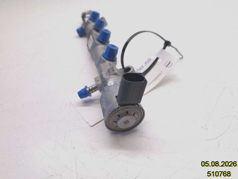Dyseskinne (fuelrail) til VW Tiguan 2016-2020 (Type II, Fase 1)  (VOLKSWAGEN|05L 130 089||05L 089 004 7124)