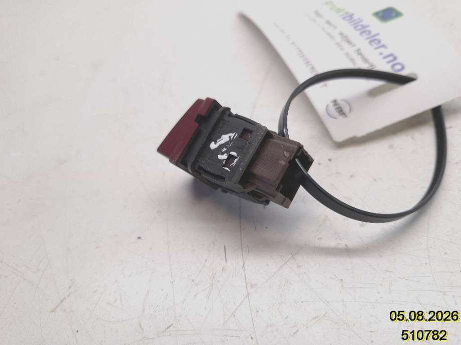Bryter nødblink til Peugeot 207 2006-2012 (PEUGEOT|6554 RQ|030368|96472122 KR)