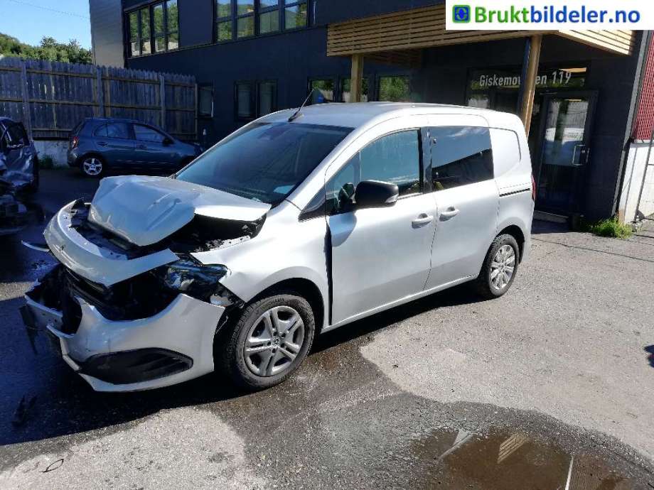 Dør venstre foran til Mercedes Citan, 2021-->> (W420) (W420) (MERCEDES|)