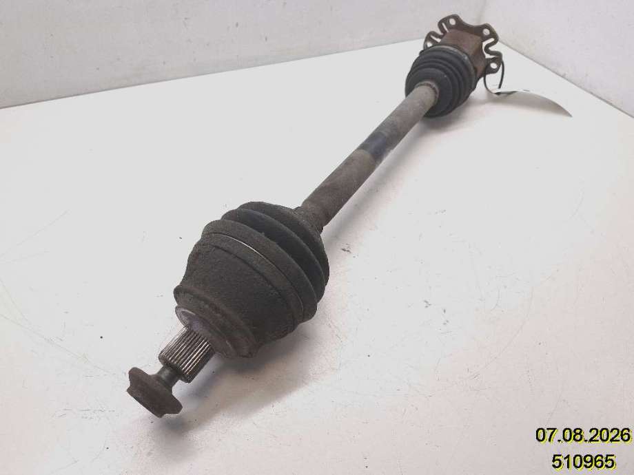 Drivaksel venstre foran til Audi A8 2003-2010 (Type II) (AUDI|4E0 407 271 P|)