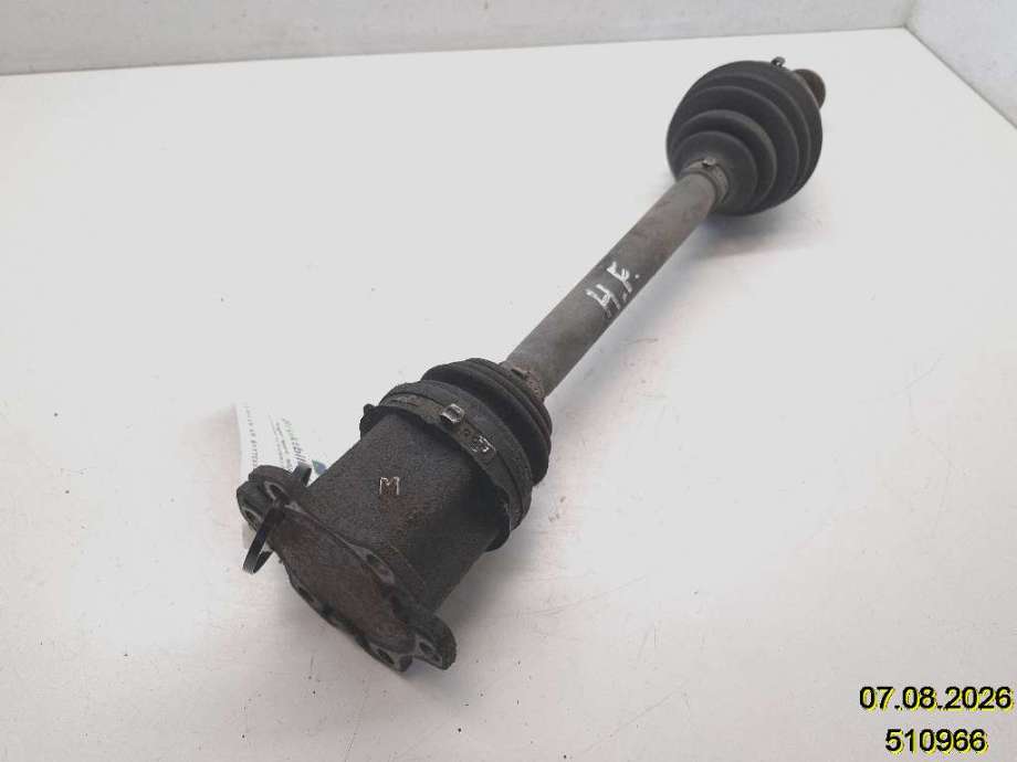 Drivaksel høyre foran til Audi A8, 2003-2010 (Type II) (AUDI|4E0 407 272 P)