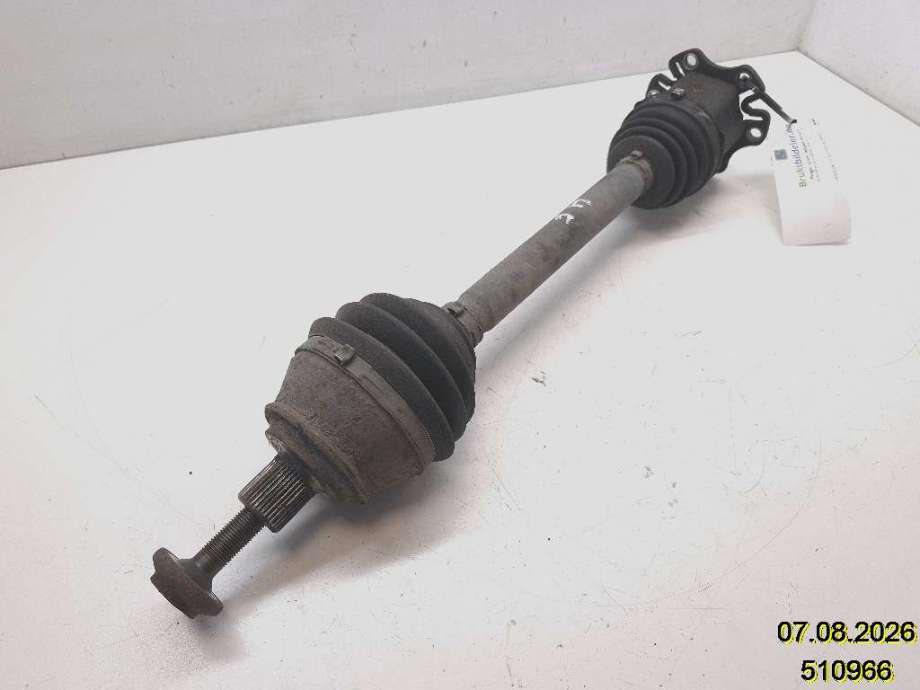 Drivaksel høyre foran til Audi A8 2003-2010 (Type II)  (AUDI|4E0 407 272 P|)