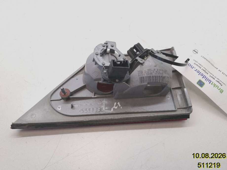 Baklykt høyre indre til BMW X3 2003-2006 (Fase 1) (E83) (E83) (BMW|6321 3 420 206|111755|)