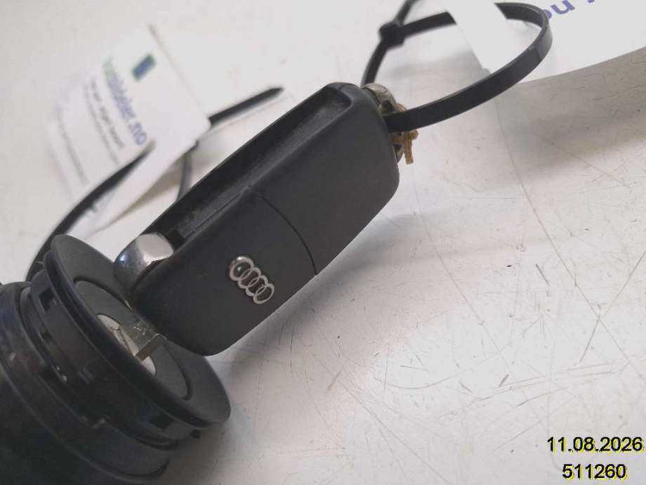 Nøkkel til Audi A8, 2003-2010 (Type II)  (AUDI|4E0 837 220 M)