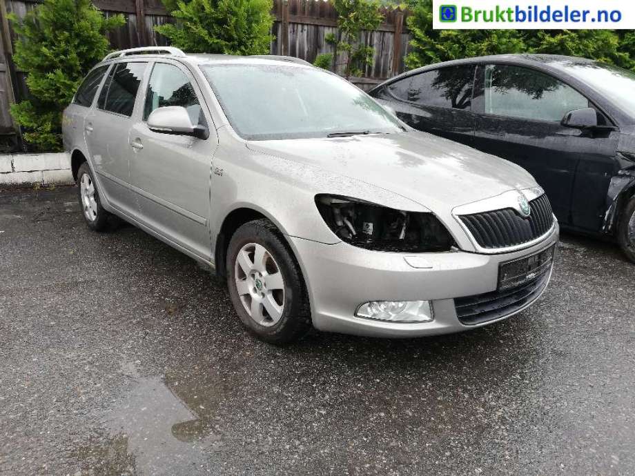 Skjerm høyre foran til Škoda Octavia, 2009-2013 (Type II, Fase 2)  (SKODA|)