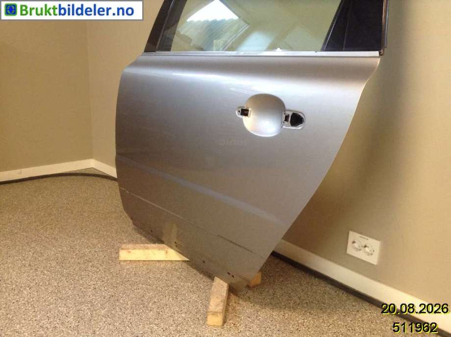Dør venstre bak til Volvo XC70 2008-2013 (Type II, Fase 1)  (VOLVO|31335625|)