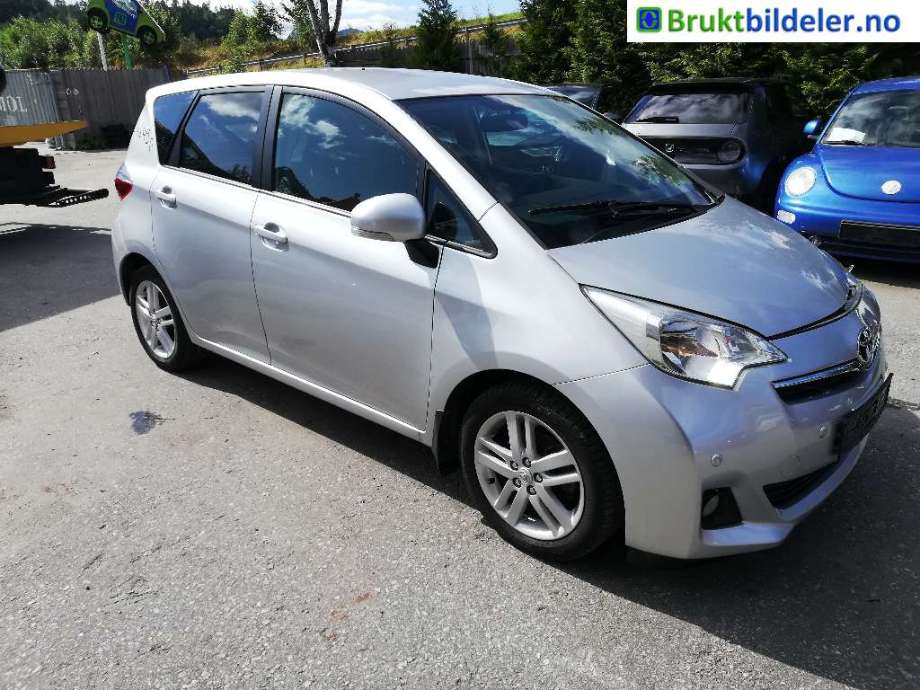 Skjerm høyre foran til Toyota Verso-S, 2011-2015 (COMBI) (COMBI) (TOYOTA|)