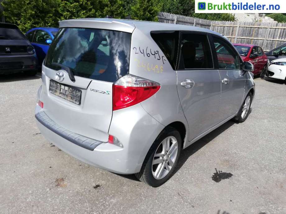 Støtfanger bak til Toyota Verso-S, 2011-2015 (COMBI) (COMBI) (TOYOTA|)