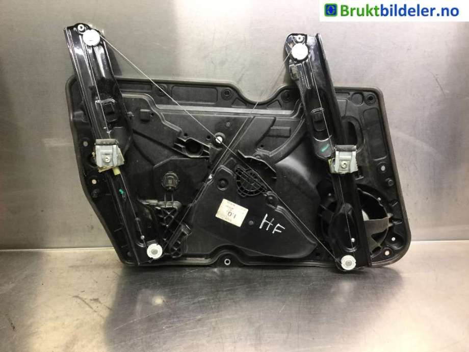 Ruteheis til VW Golf VI, 2008-2012  (VOLKSWAGEN|5K1 837 730 AA)