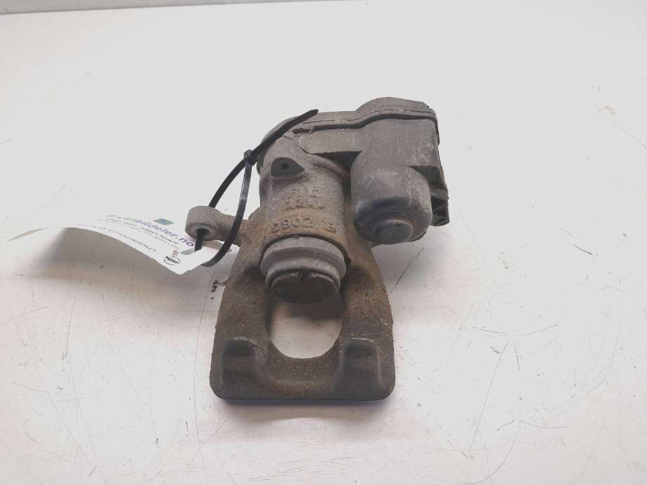 Bremsecaliper venstre bak til Nissan Qashqai, 2014-2021 (Type II) (NISSAN|440114EA0A)