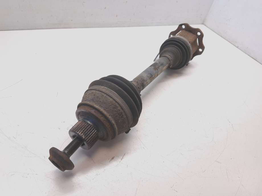 Drivaksel høyre foran til Audi A4 2007-2014 (Type IV) (B8) (B8) (AUDI|8K0 407 271 Q|)