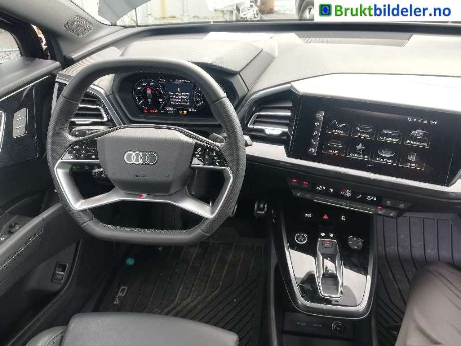 Dashbord til Audi Q4 e-tron 2021-->>  (AUDI|)