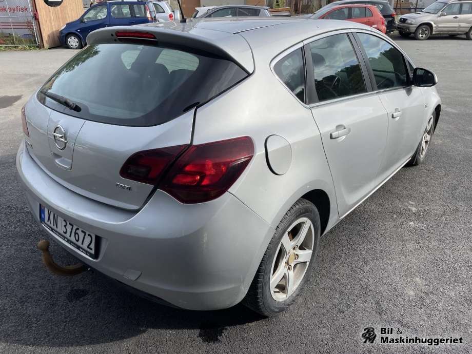 Opel Astra J 2010-2015 , Motorkode: A17DTR, Girkassekode: 