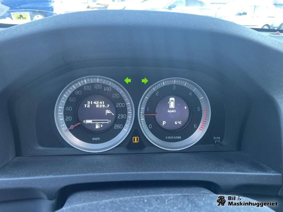 Volvo V60 2010-2013 (Type I, Fase 1) , Motorkode: D5204T2, Girkassekode: 