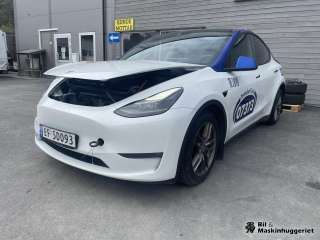Tesla Model Y,   (|1120960-DE-J)