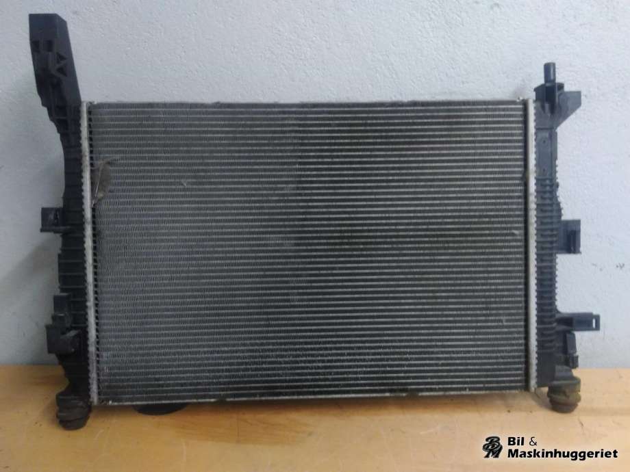 Radiator (manuell gir) til Ford Focus 2011-2014 (Type III, Fase 1)  (CV61-8005-VC|1830145|)