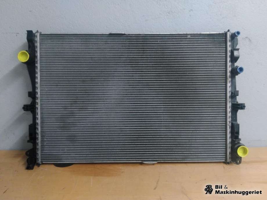 Radiator (automat gir) til Mercedes C-Klasse 2014-2018 (Fase 1) (W205) (W205) (MAHLE|A0995007303|)