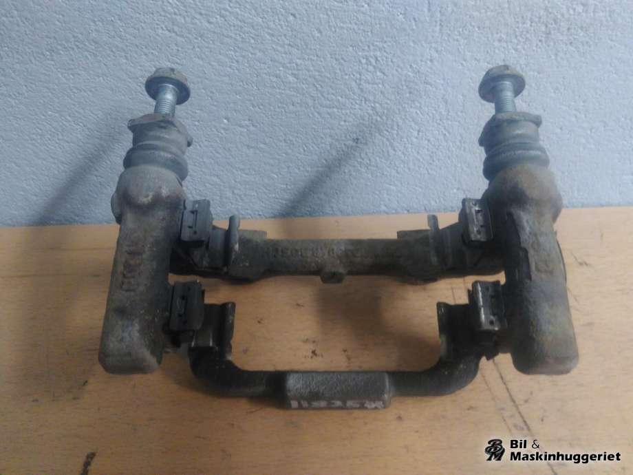 Bremsecaliper brakett til Škoda Superb 2008-2015 (Type II)  (5K0615426|)