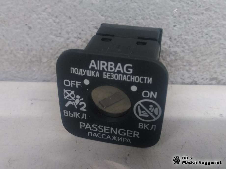 Bryter diverse til Toyota Auris 2015-2019 (Type II, Fase 2) (69065-02010|)