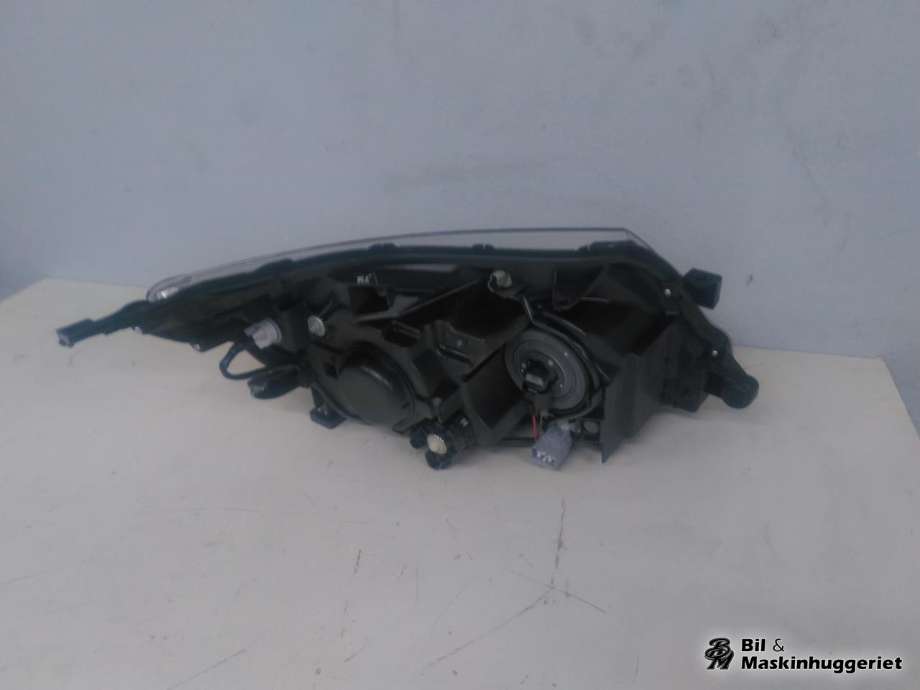 Frontlykt venstre halogen til Subaru Forester 2008-2013 (Type III)  (SUBARU|84001SC233|)