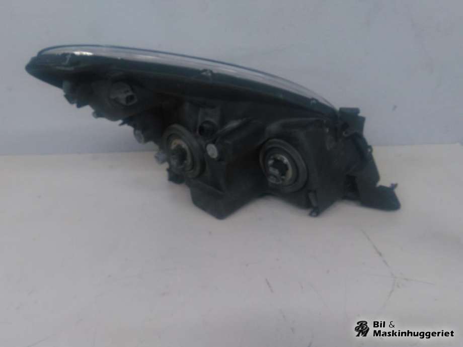 Frontlykt venstre halogen til Toyota Verso 2004-2009 (Type II)  (811700F010|)