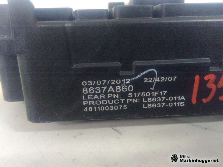 Sikringsboks kupe til Mitsubishi Outlander 2012-2015 (Type III, Fase 1)  (8637A867|83637A860|)