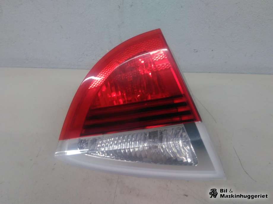 Baklykt venstre indre til BMW 3-Serie 2005-2011 (E90/E91/E92/E93) (E90/E91/E92/E93) (63 21 7 160 063|)