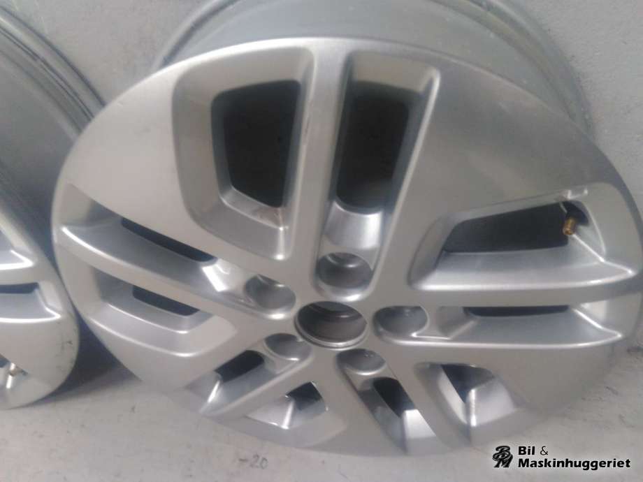 Felgsett aluminium til Renault Trafic 2014-->>  (GM93460199|17X6 5X114|3 CB66|1 ET50|GM93866154)