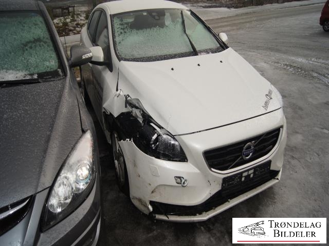 Volvo V40 2012-2019 , Motorkode: D4162T, Girkassekode: 6-MAN 2WD / B6