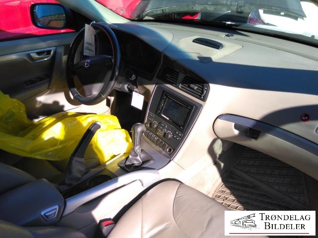 Volvo XC70 2005-2007 (Type I, Fase 2) , Motorkode: D5244T4, Girkassekode: 6-MAN 4WD / M66 AWD