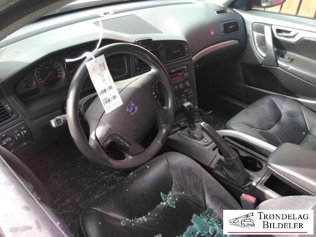 Volvo XC70 2001-2004 (Type I, Fase 1) , Motorkode: D5244T, Girkassekode: 5-AUT 4WD / AW50/51 AWD
