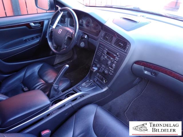 Volvo XC70 2001-2004 (Type I, Fase 1) , Motorkode: D5244T, Girkassekode: 5-AUT 4WD / AW50/51 AWD