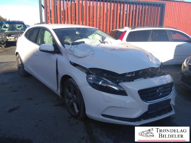 Volvo V40 2012-2019 , Motorkode: D4162T, Girkassekode: 6-MAN 2WD / B6