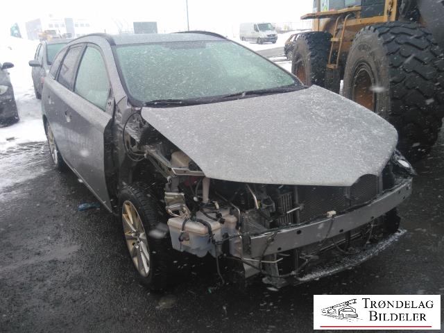 Toyota Auris 2013-2015 (Type II, Fase 1) , Motorkode: 1ND-TV, Girkassekode: 