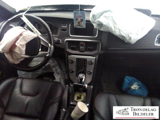 Volvo V40 2012-2019 , Motorkode: D4162T, Girkassekode: 6-PSHIFT 2WD / MPS6