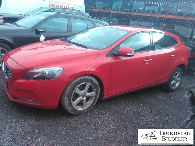 Volvo V40 2012-2019 , Motorkode: D4162T, Girkassekode: 6-MAN 2WD / B6
