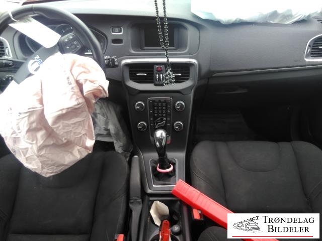 Volvo V40 2012-2019 , Motorkode: D4162T, Girkassekode: 6-MAN 2WD / B6