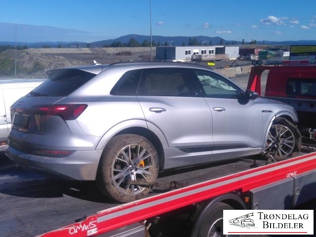 Audi e-tron 2018-->> , Motorkode: , Girkassekode: 