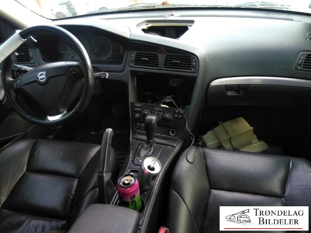 Volvo V70 2000-2004 (Type II, Fase 1) , Motorkode: B5254T2, Girkassekode: 5-AUT 4WD / AW50/51 AWD